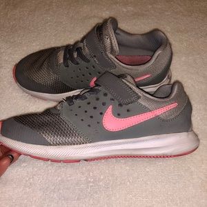 Nike girls shoes size 1.5y